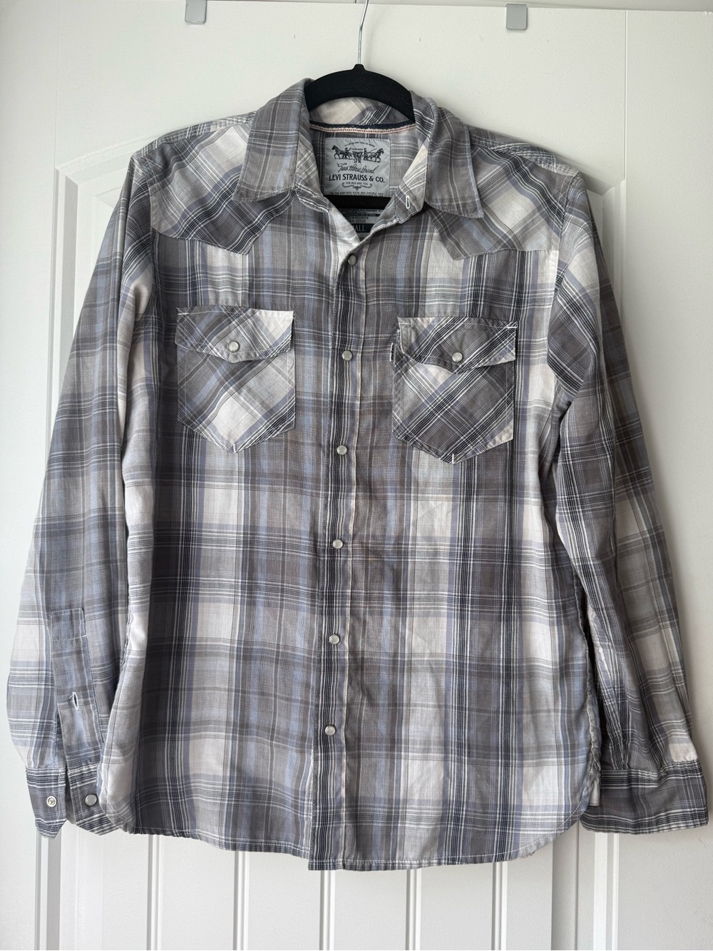 Levi’s Men’s Long Sleeve Button Down Shirt